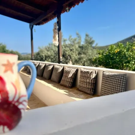 Nepis Cottage, Gcollectiongr Holiday home *